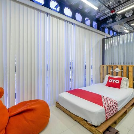 Oyo 1084 Guyasuka Ratchada Hotel Bangkok Ngoại thất bức ảnh
