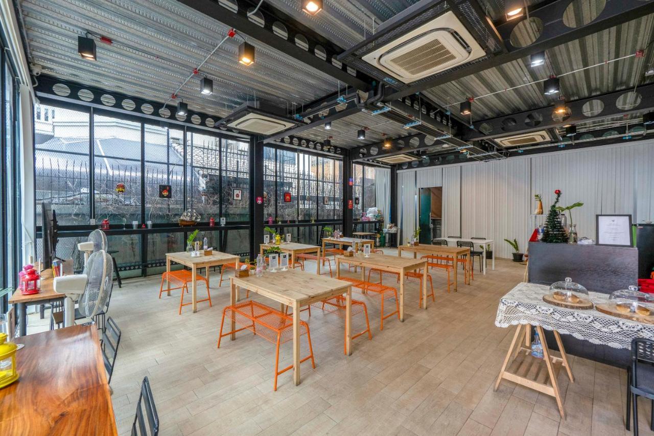 Oyo 1084 Guyasuka Ratchada Hotel Bangkok Ngoại thất bức ảnh