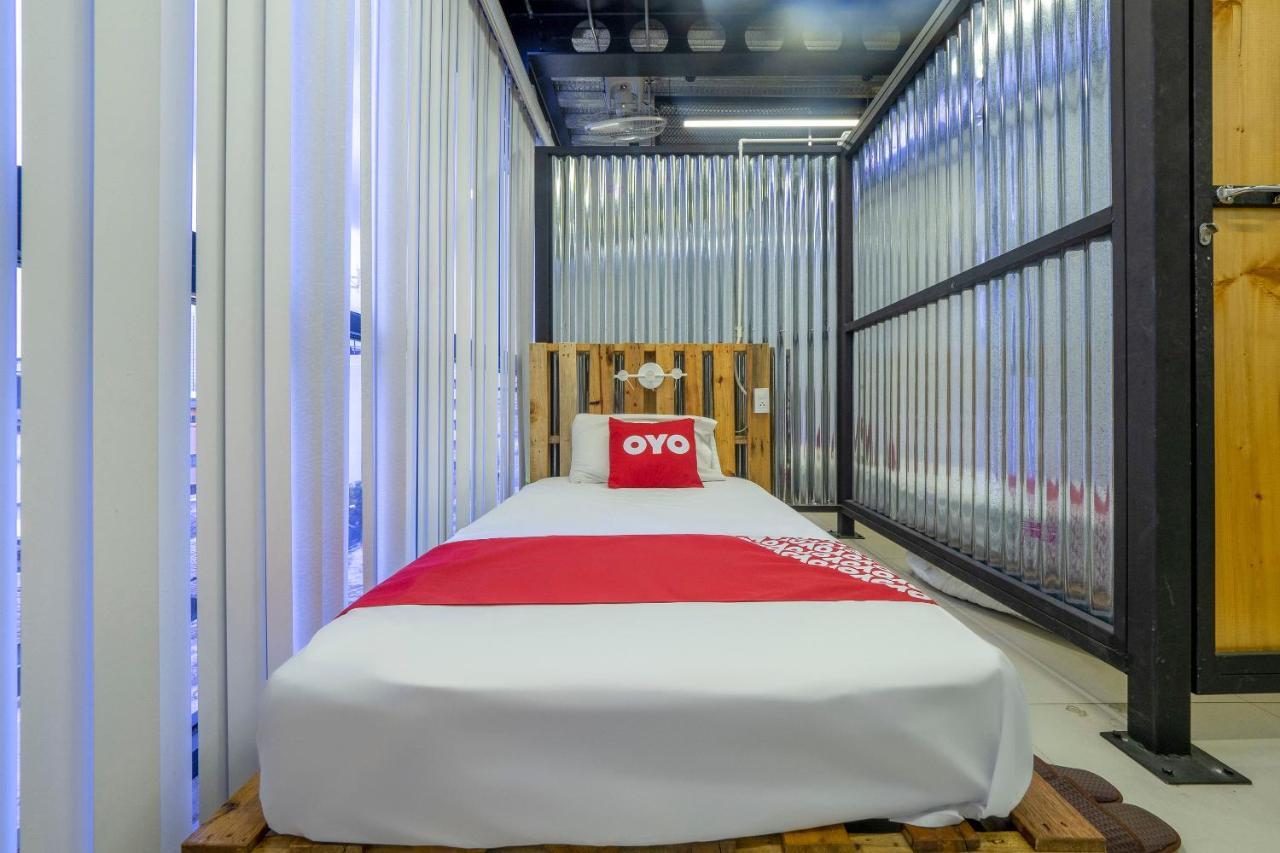 Oyo 1084 Guyasuka Ratchada Hotel Bangkok Ngoại thất bức ảnh