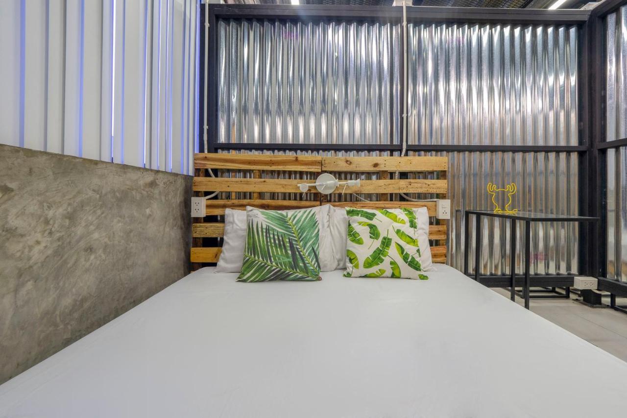 Oyo 1084 Guyasuka Ratchada Hotel Bangkok Ngoại thất bức ảnh